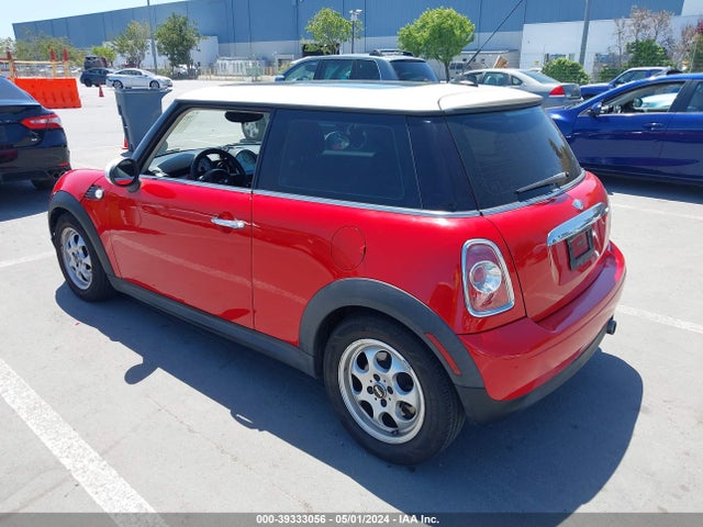 2013 MINI HARDTOP WMWSU3C59DT549557 Photo 2