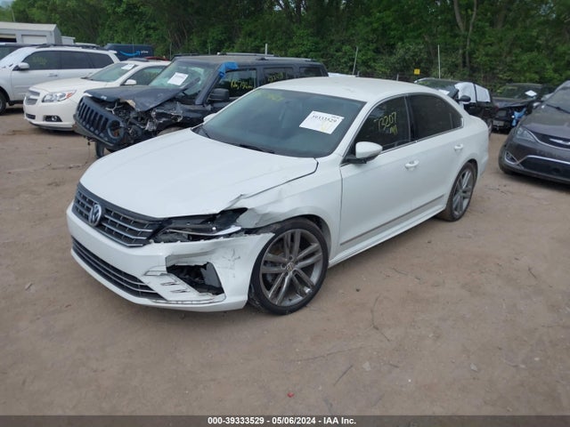 1VWAT7A32GC066326 Volkswagen Passat 1.8t R-line