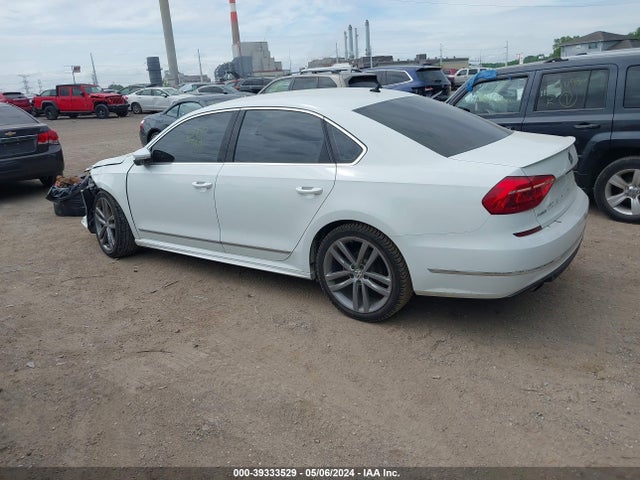 1VWAT7A32GC066326 Volkswagen Passat 1.8t R-line