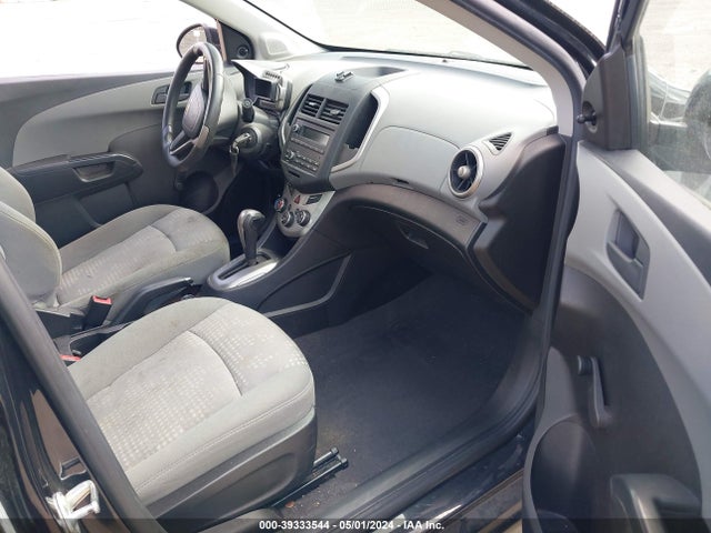 Chevrolet Sonic Ls Auto 2015 1G1JA5SG6F4130223 Image 5