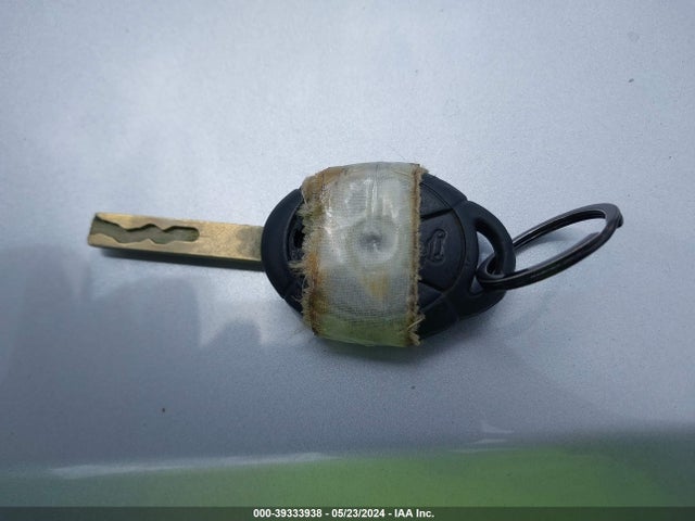 2006 MINI COOPER WMWRC33576TJ77348 Photo 10