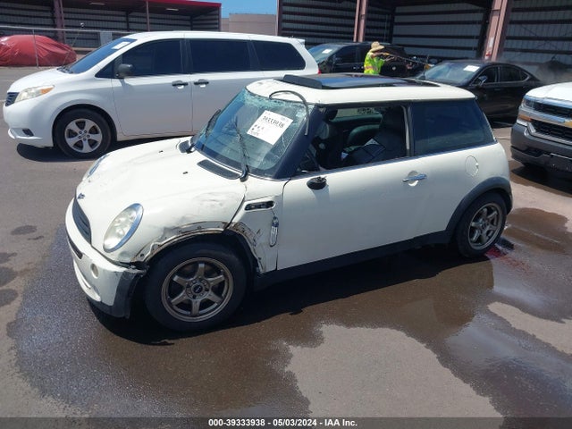 2006 MINI COOPER WMWRC33576TJ77348 Photo 1
