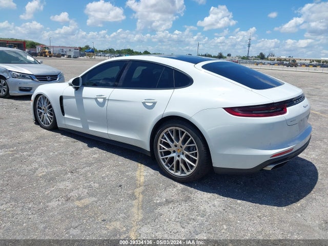 2017 PORSCHE PANAMERA WP0AA2A75HL104325 Photo 2