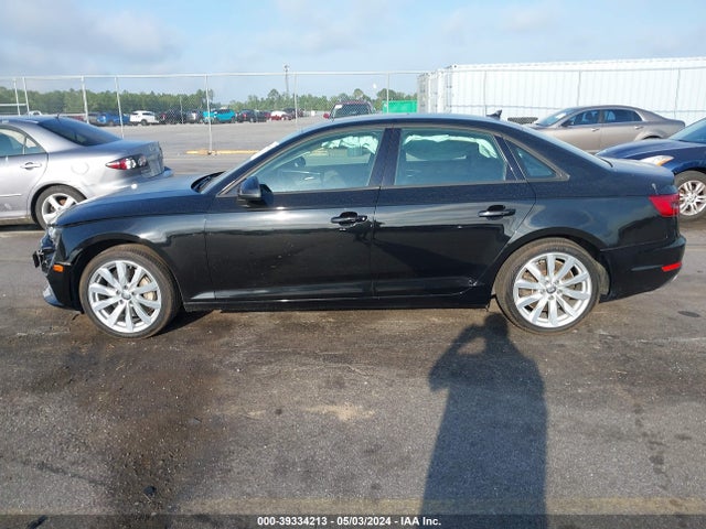 WAUGNAF41HN023928 Audi A4 2.0t Premium