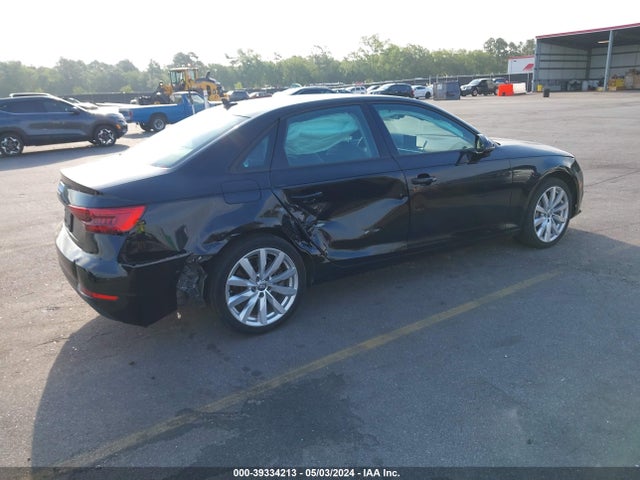 WAUGNAF41HN023928 Audi A4 2.0t Premium