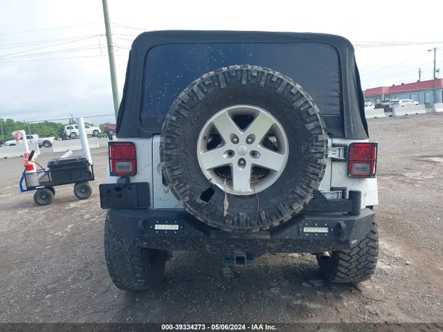 1C4HJWDG5EL196601 Jeep Wrangler Unlimited Freedom Edition