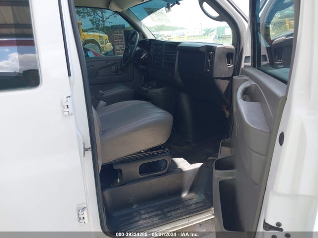 Chevrolet Express 2500 Work Van 2014 1GCWGFBAXE1163058 Image 5