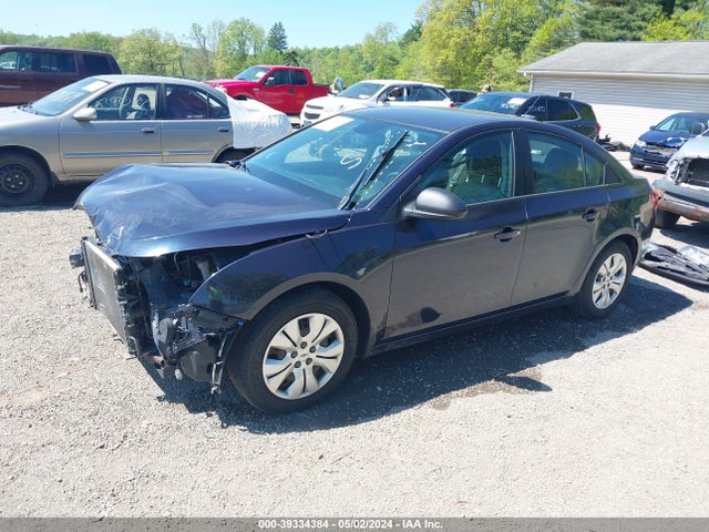 Chevrolet Cruze Ls Auto 2015 1G1PA5SH9F7273328 Image 2