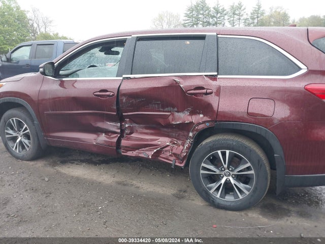 Toyota Highlander Le Plus 2017 5TDBZRFHXHS415173 Image 14