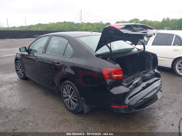 3VWDB7AJ7JM242081 Volkswagen Jetta 1.4t Se/1.4t Wolfsburg Edition