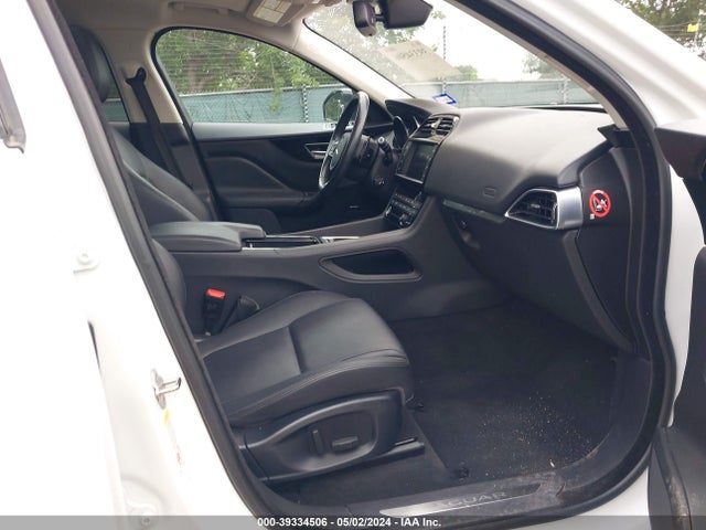 2018 JAGUAR F-PACE SADCJ2GX6JA236970 Photo 4