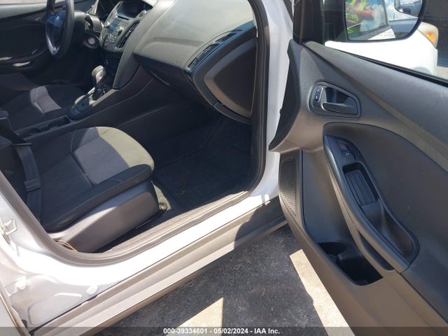 Ford FOCUS S 2016 1FADP3E23GL343019 Image 5