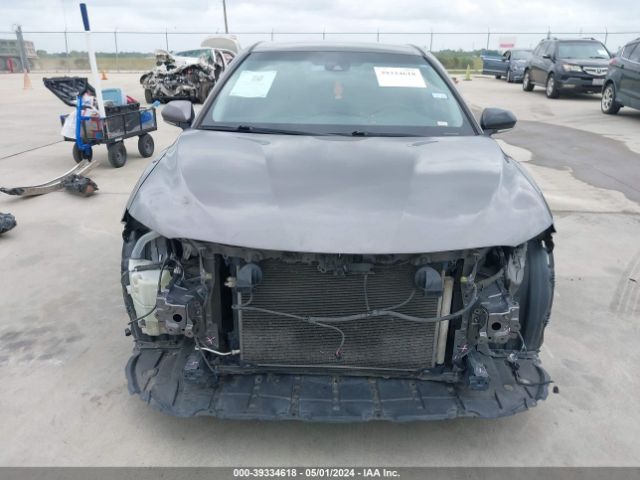 4T1B11HK8JU051527 Toyota CAMRY LE
