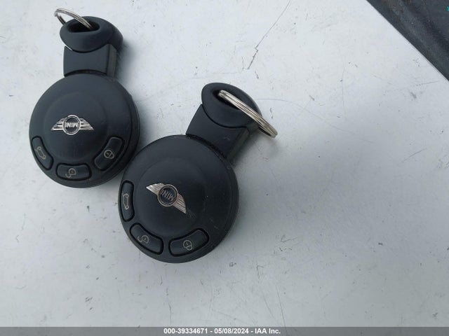 2010 MINI COOPER WMWMF3C58ATZ64545 Photo 10