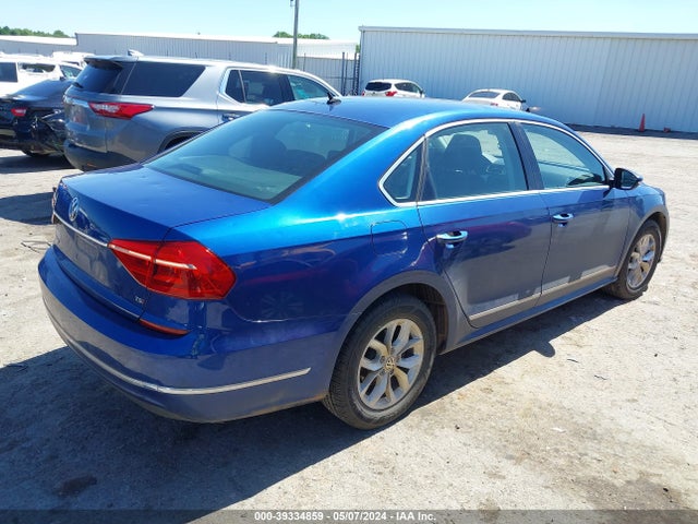 1VWAT7A32GC032810 Volkswagen Passat 1.8t S