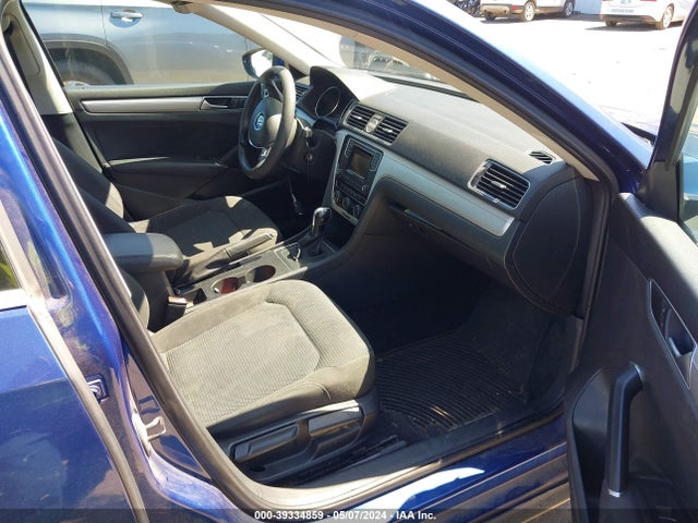 1VWAT7A32GC032810 Volkswagen Passat 1.8t S