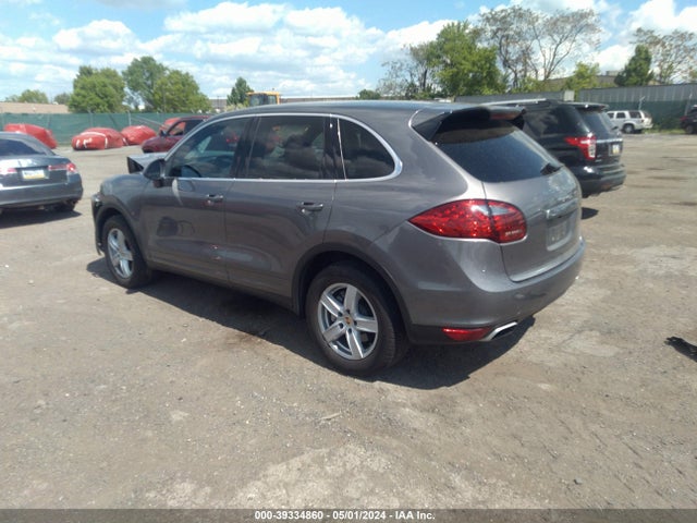 2012 PORSCHE CAYENNE WP1AB2A2XCLA48651 Photo 2