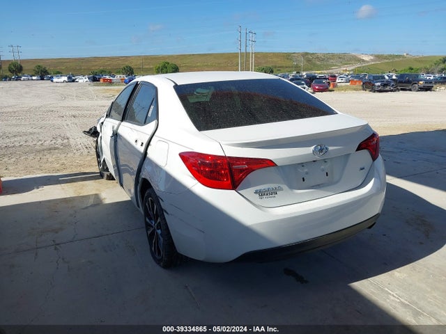 Toyota COROLLA SE 2019 5YFBURHE7KP881631 Image 3