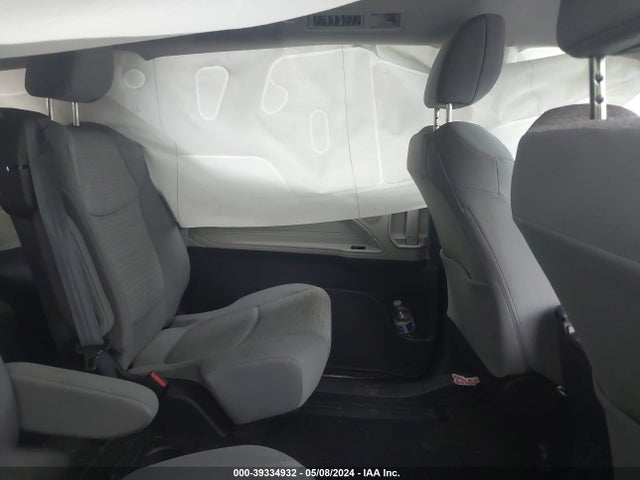 Toyota SIENNA LE 2022 5TDKRKEC5NS124668 Image 8