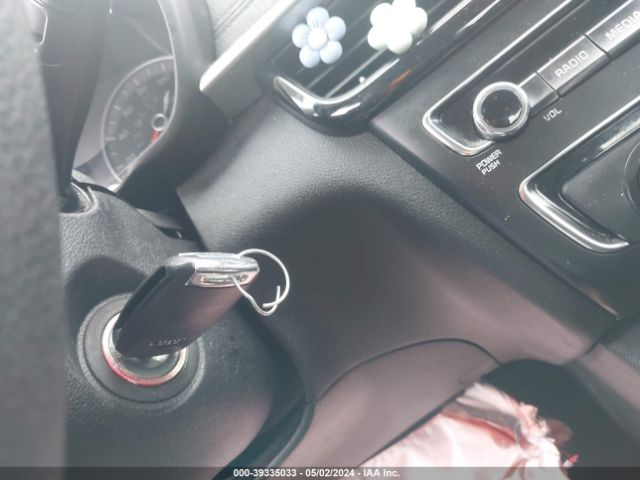 5XXGT4L38LG422703 KIA Optima Lx