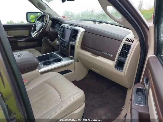 RAM 1500 Laramie  4x4 5'7 Box 2018 1C6RR7NT4JS237287 Image 5