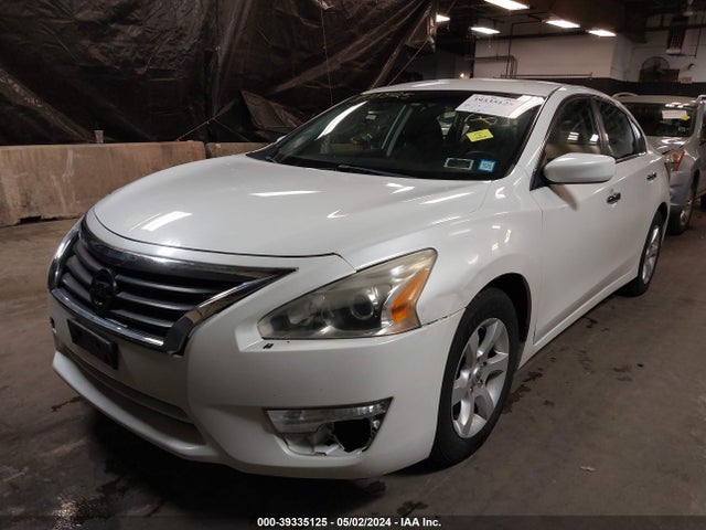 Nissan Altima 2.5 S 2014 1N4AL3AP5EN359742 Image 2