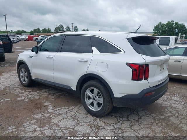 KIA SORENTO LX 2022 5XYRG4LC5NG157945 Image 3
