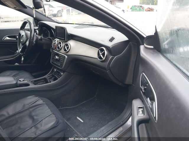 Mercedes-Benz CLA 250 2014 WDDSJ4EB0EN069732 Image 5
