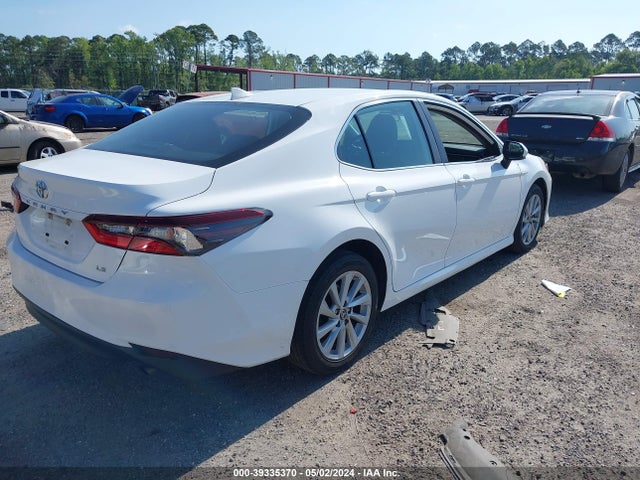 Toyota CAMRY LE 2022 4T1C11AK7NU666266 Image 4