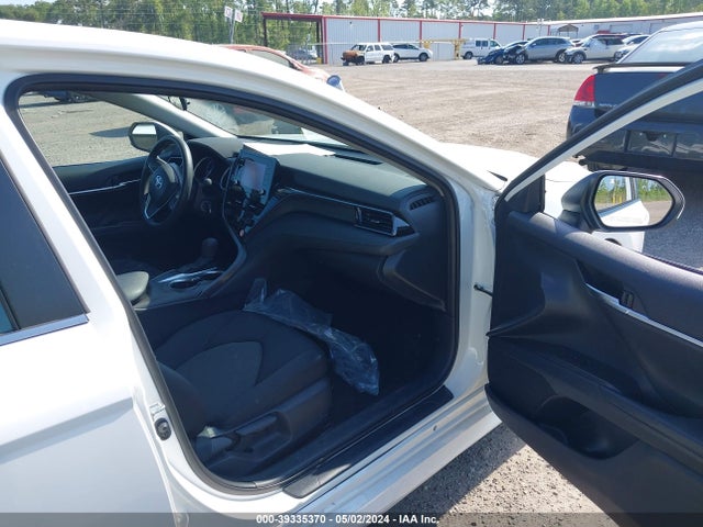 Toyota CAMRY LE 2022 4T1C11AK7NU666266 Image 5