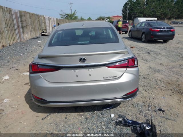 58ADA1C18RU046629 Lexus ES 300H