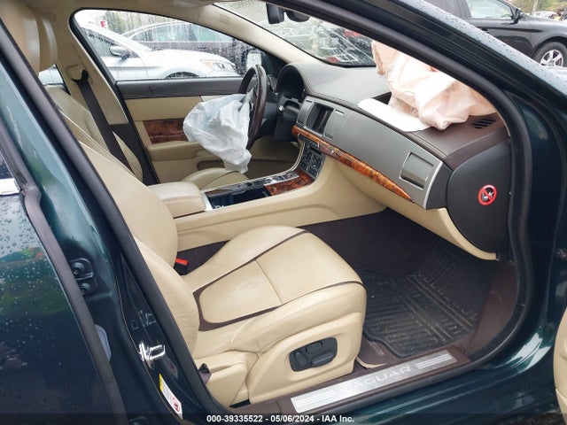 2015 JAGUAR XF SAJWJ0FF0F8U64890 Photo 4