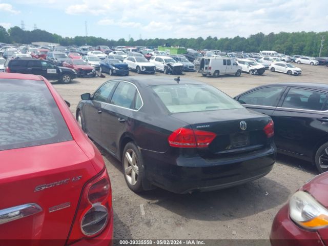 1VWAT7A33EC032926 Volkswagen Passat 1.8t Wolfsburg Edition