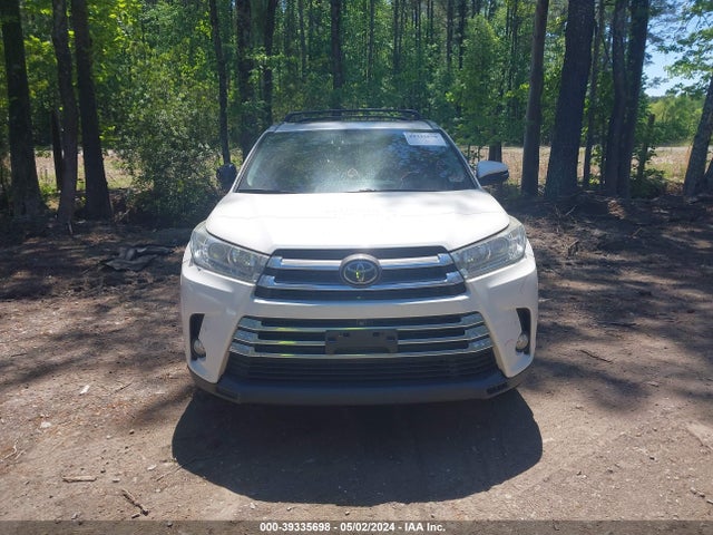 Toyota Highlander Limited Platinum 2018 5TDDZRFH0JS860231 Image 13