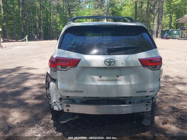Toyota Highlander Limited Platinum 2018 5TDDZRFH0JS860231 Image 17