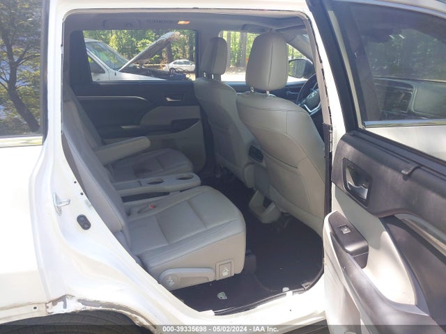 Toyota Highlander Limited Platinum 2018 5TDDZRFH0JS860231 Image 8
