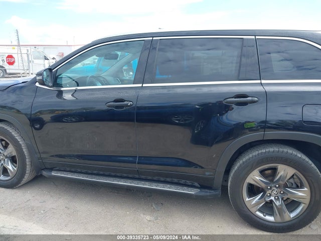 Toyota Highlander Limited Platinum 2018 5TDDZRFH9JS863614 Image 14