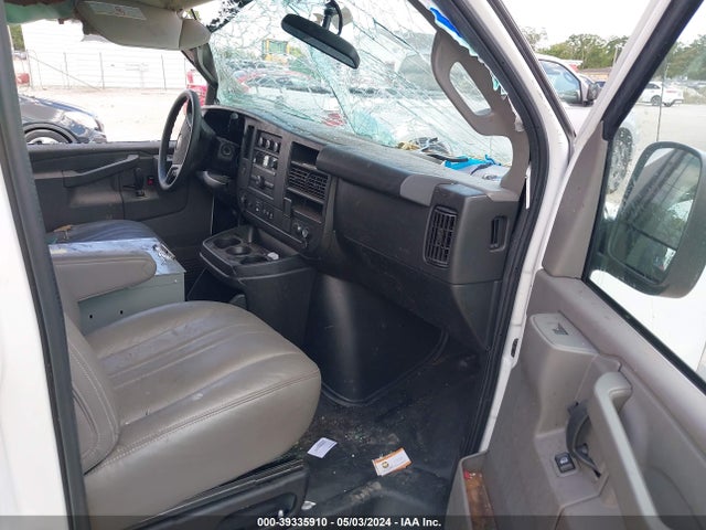 Chevrolet Express 2500 Work Van 2019 1GCWGAFG8K1353664 Image 5