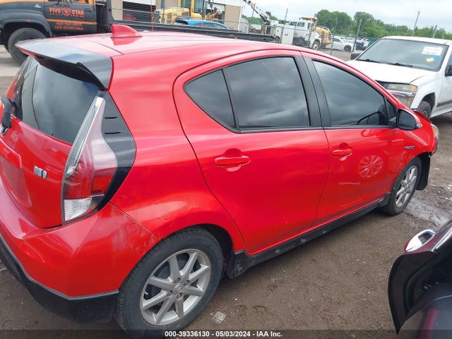 Toyota Prius C One 2017 JTDKDTB33H1593753 Image 13