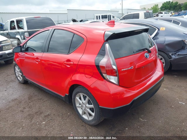 Toyota Prius C One 2017 JTDKDTB33H1593753 Image 3