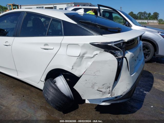JTDKARFU5G3015316 Toyota Prius Four Touring