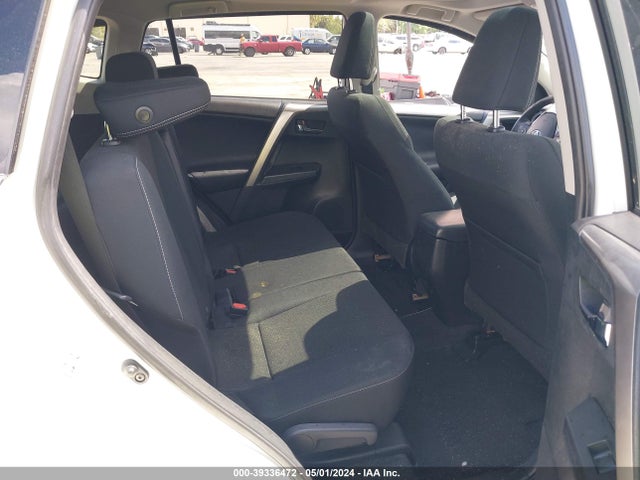 Toyota Rav4 Xle 2018 JTMWFREV0JJ164037 Image 8
