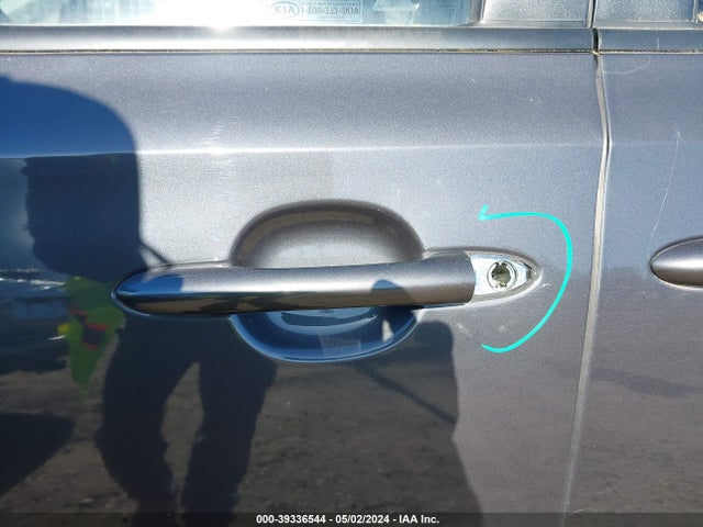 KIA SEDONA LX 2017 KNDMB5C18H6218676 Image 18