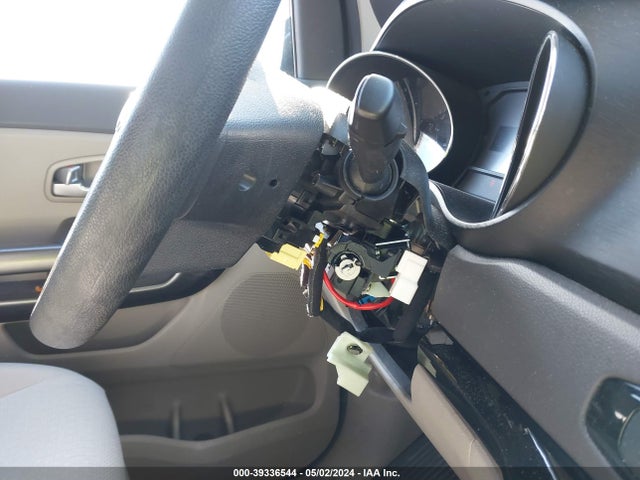 KIA SEDONA LX 2017 KNDMB5C18H6218676 Image 6