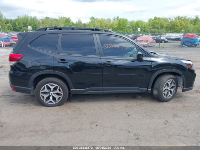 JF2SKAJC2MH586243 Subaru Forester Premium