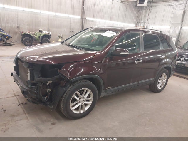 KIA SORENTO LX 2015 5XYKTCA65FG571782 Image 2