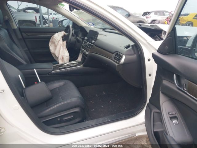 1HGCV2F97JA013180 Honda Accord Touring 2.0t