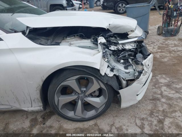 1HGCV2F97JA013180 Honda Accord Touring 2.0t