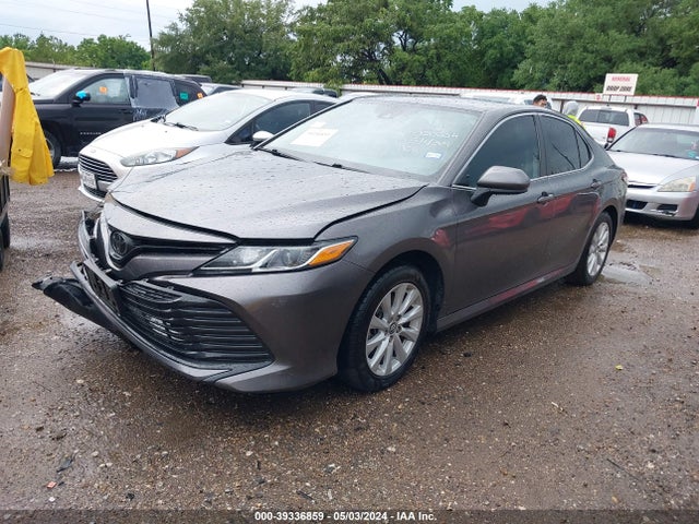 Toyota CAMRY LE 2020 4T1C11AK2LU932872 Image 2