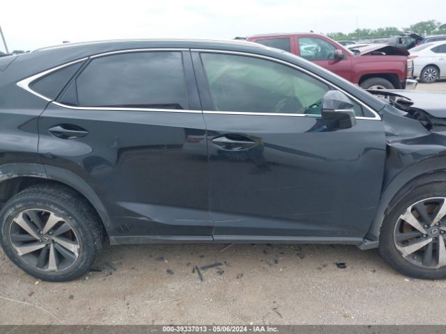 JTJYARBZ8K2124697 Lexus NX 300